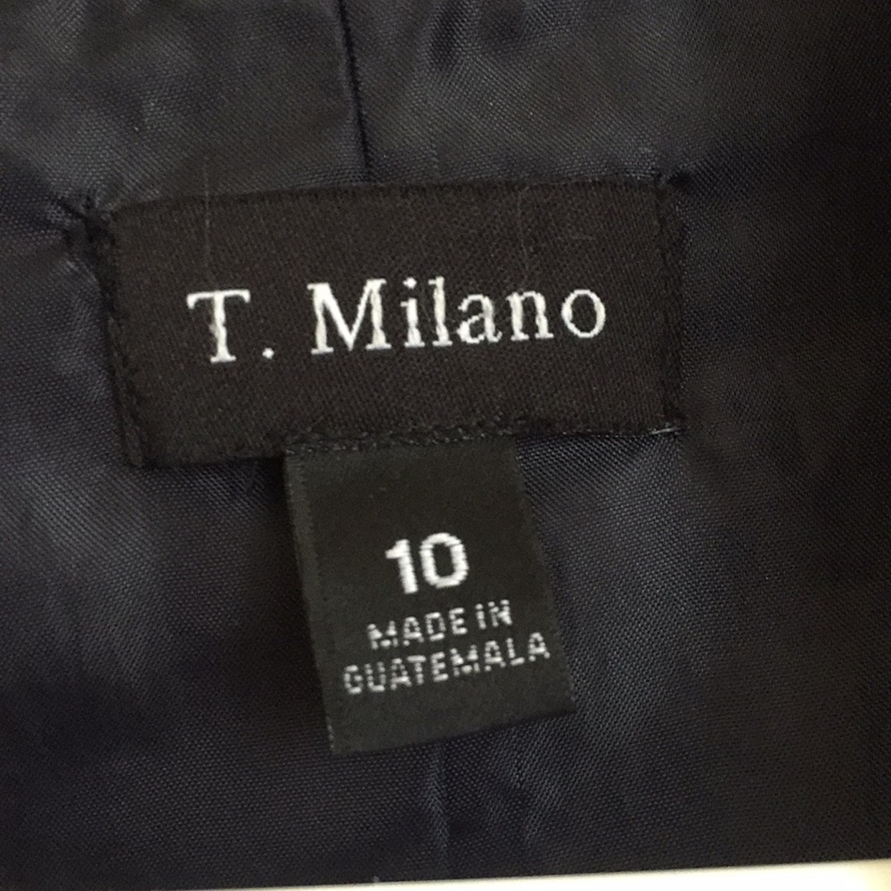 Blazer - Picture 3 of 3